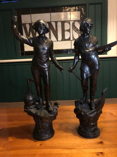 Sphelter figures of fishermen