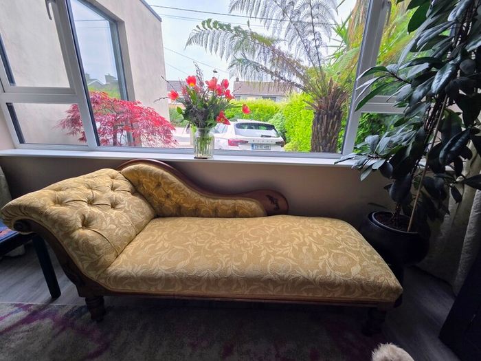Chaise antique
