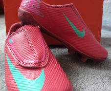 NIKE kids football boots UK11