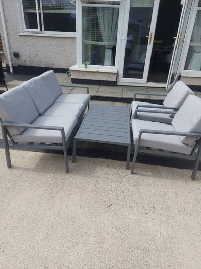 patio table and chairs