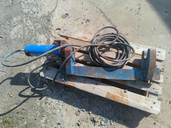 Hydraulic Track Pin Press