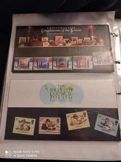 Stamp album UK's Presentation packs x 100