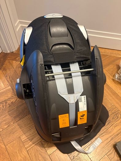 Cybex Cloud Z i-Size Infant Car Seat black excellent condition