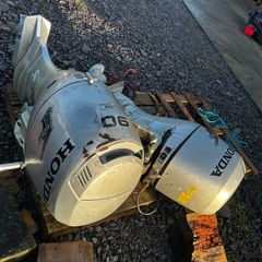 Honda BF90 outboard