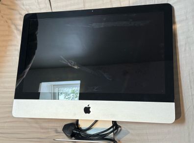 Apple iMac 21.5 inch Mid 2011 Core i5 - needs hard drive/OS