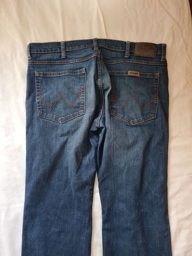 Wrangler bootcut straight Size 36/30 zip fly in excellent condition