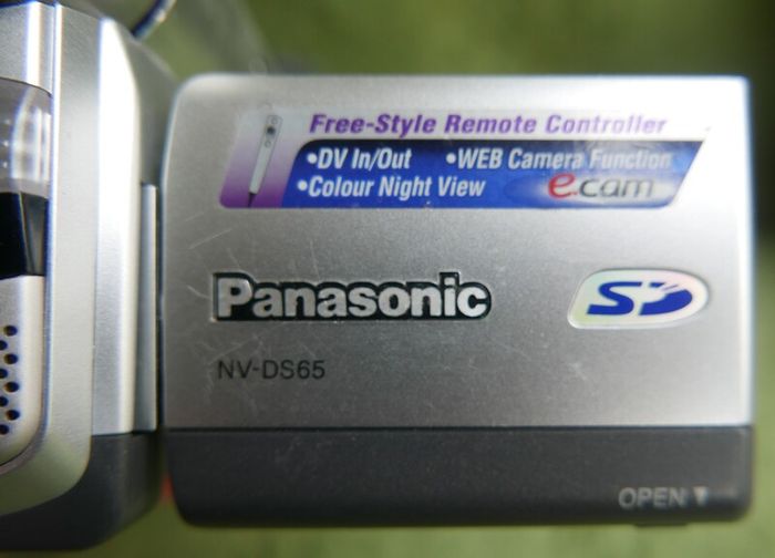 Panasonic NV-DS65 Digital Camcorder , (charger, tape and bag) works well