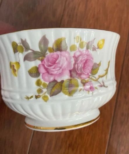 Royal Tara Fine Bone China Sugar Bowel