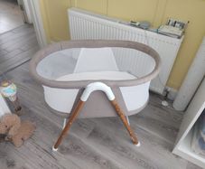 Baby cot/ bedside crib
