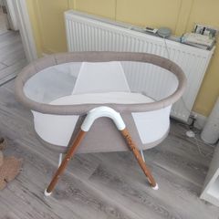 Baby cot/ bedside crib