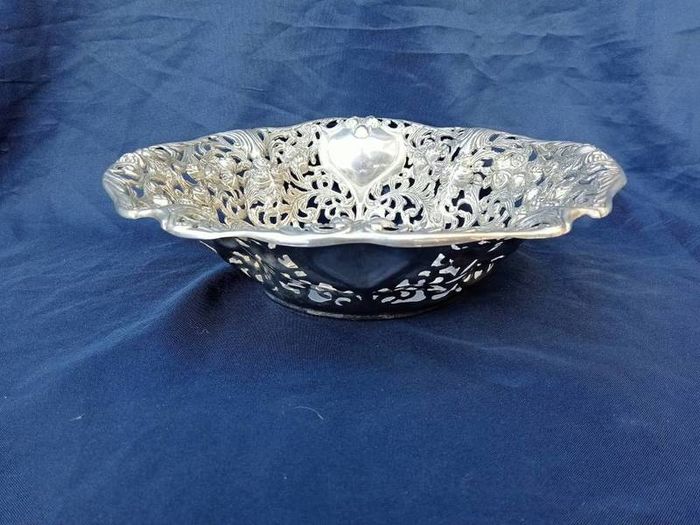Godinger Silver Plated Pierced Rose Design Basket