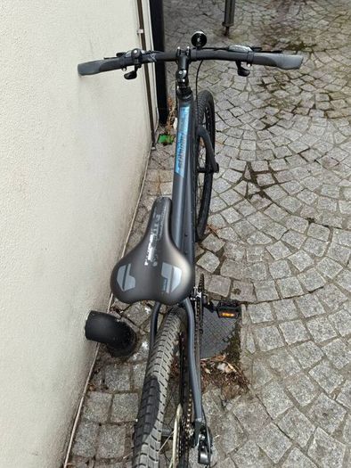 Woman bike Carrera