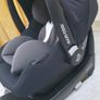 Maxi-Cosi infant car seat with its matching ISOFIX base in excellent, clean condition. Image 2