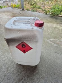 5 gallon plastic drums