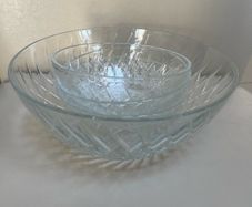 1 x large & 3 x small decorative glass bowls