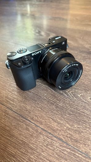 Sony Alpha A6000 16-50mm Black