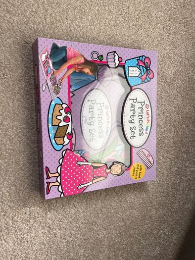 Princess Party book & puzzle pieces