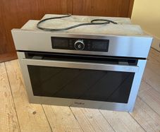 whirlpool 40l combi microwave / oven in silver.