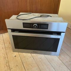 whirlpool 40l combi microwave / oven in silver.