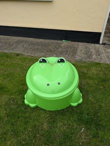 Sand pit / water paddling pool
