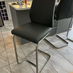 3 Island Stools