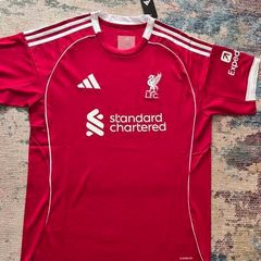 Liverpool home jersey XL