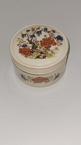 Vintage Sadler trinket dish with lid