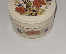Vintage Sadler trinket dish with lid