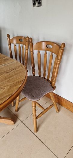 Round Wooden Extendable Table and chairs