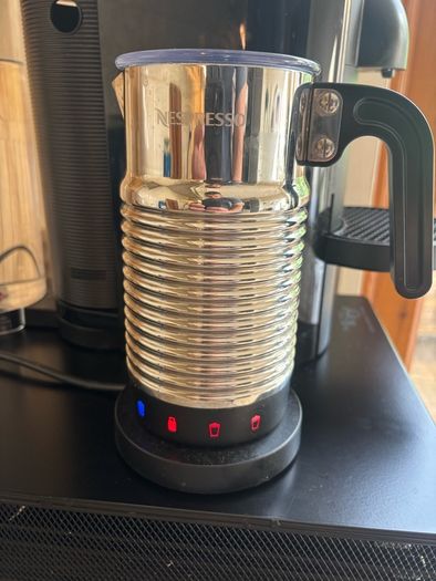 Nespresso Vertuo Machine, Aeroccino 4 & pod holder