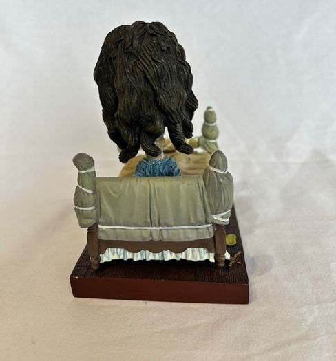 The Exorcist Regan Head Knocker - Bed Scene - NECA Horror Figure - Spinning Head