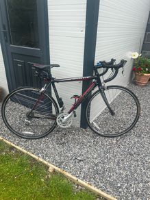 Cannondale CAAD8 bike, Continental tyres almost new, Tiagra upgrade groupset, bike is in great condition