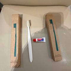 Kraft Recyclable Dental Kit. Toothbrush & toothpaste.