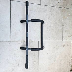 Body sculpture pull up bar.