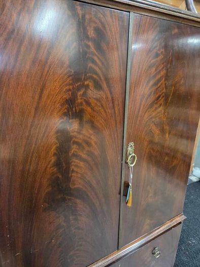 Antique Georgian-style Mahogany Linen Press