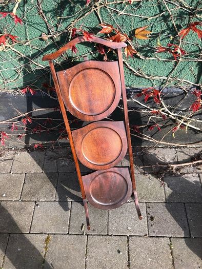 cake stand