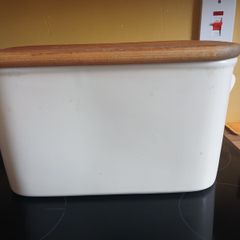 Nigella Lawson bread bin