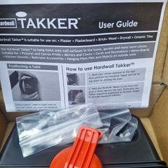 Takker Hardwall Picture Frame Hanging Kit
