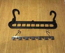 Space-saving Hangers x 2