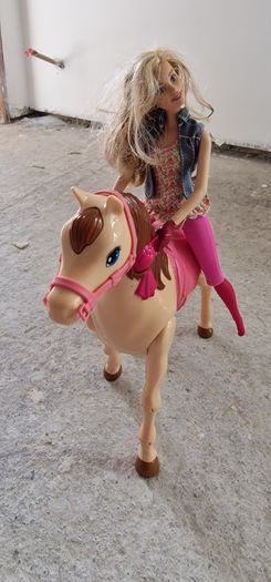 Barbie Saddle 'N Ride Horse and Doll Set