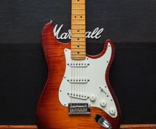 Fender USA Stratocaster Selec 2012 - Dark Cherry