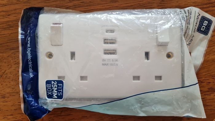 3 usb socket, two white, one sliver New