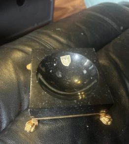 kilkenny marble ash tray with gold feet