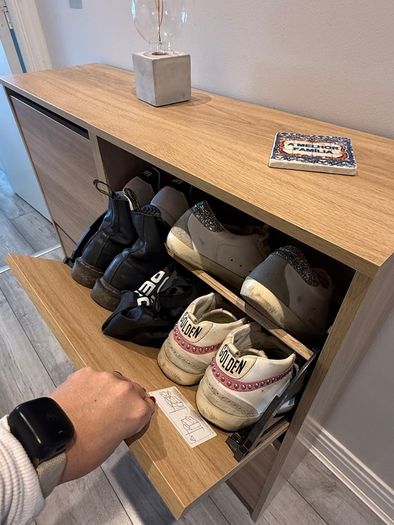 Shoes cabinet storage
