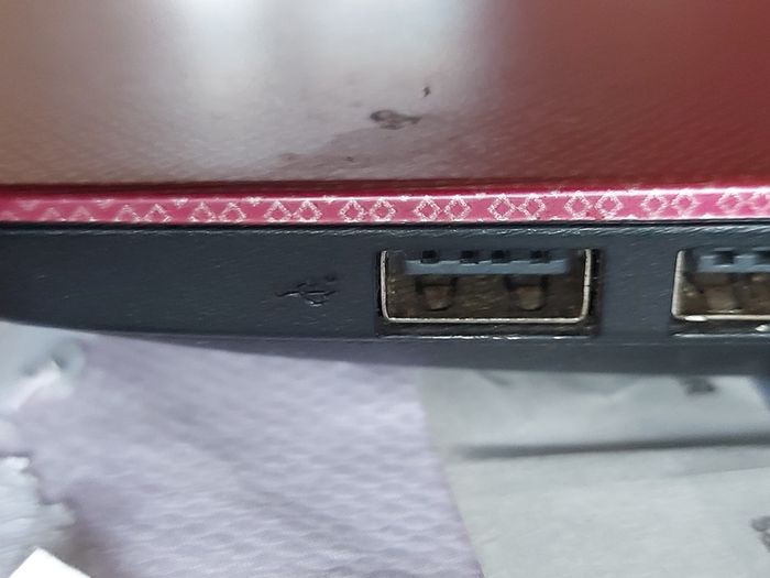Packard Bell 15.6 inch Laptop, Model mNo. P5WS0, Intel Core i3-2310M CPU, 2.1GHz, 6GB Ram, 500GB Ram, Windows 10, Microsoft Edge, Chrome and VLC