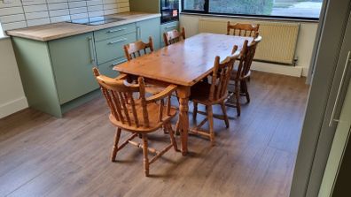 Soid Pine kitchen table and 6 chairs, 2 are 'Carvers' (with arms) and 4 are standard.