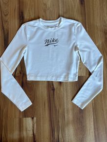 Nike top size xs excellent condition like new!