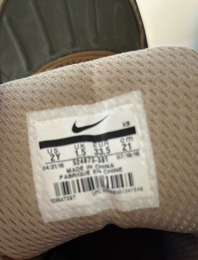 Child's Nike Winter Boots - UK 1.5 EU 33.5