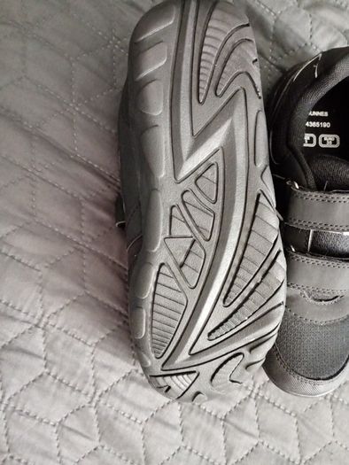 Shoe