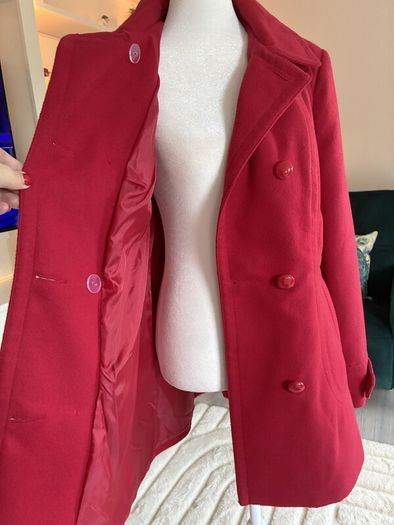 Reduced Ladies Fully Lined Red Coat from Dunnes Stores. Size UK 14 / EU 42